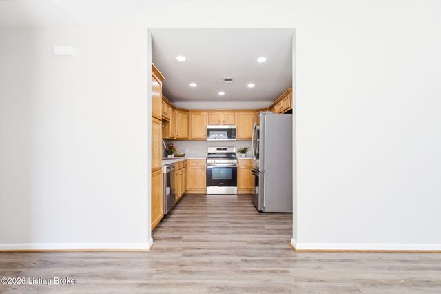 3707 Tuscany Valley Dr, Louisville, KY 40219