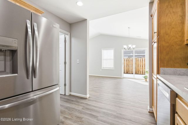 3707 Tuscany Valley Dr, Louisville, KY 40219