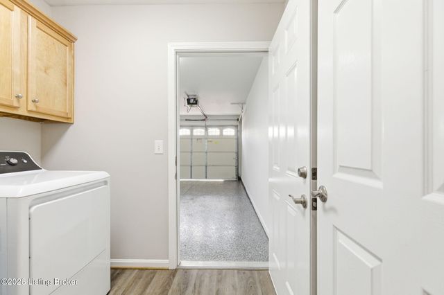 3707 Tuscany Valley Dr, Louisville, KY 40219