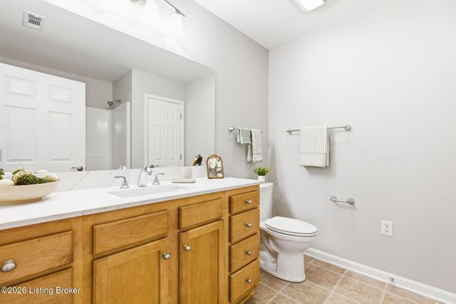 3707 Tuscany Valley Dr, Louisville, KY 40219