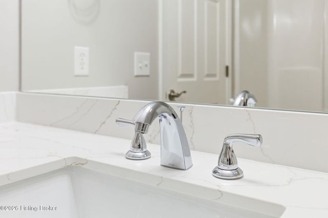 3707 Tuscany Valley Dr, Louisville, KY 40219