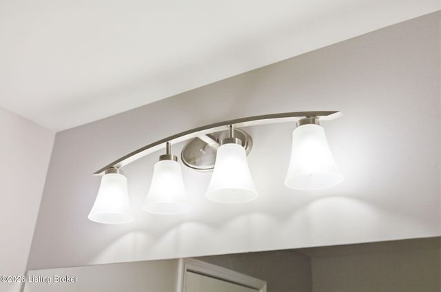 3707 Tuscany Valley Dr, Louisville, KY 40219