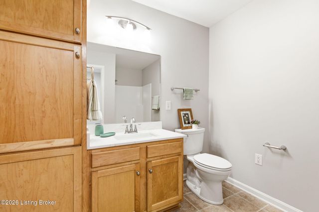 3707 Tuscany Valley Dr, Louisville, KY 40219