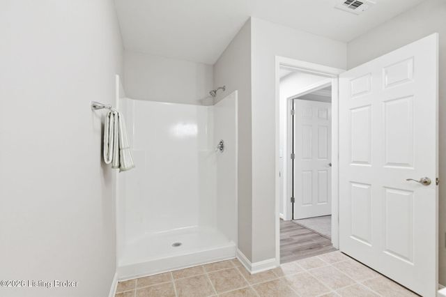 3707 Tuscany Valley Dr, Louisville, KY 40219