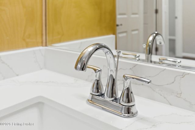 3707 Tuscany Valley Dr, Louisville, KY 40219