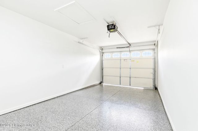 3707 Tuscany Valley Dr, Louisville, KY 40219