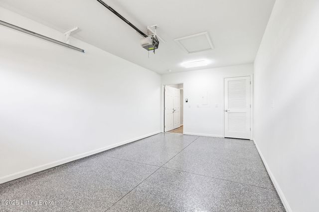 3707 Tuscany Valley Dr, Louisville, KY 40219