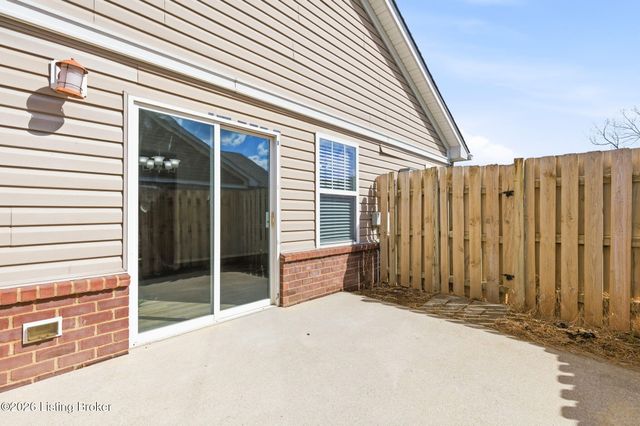 3707 Tuscany Valley Dr, Louisville, KY 40219