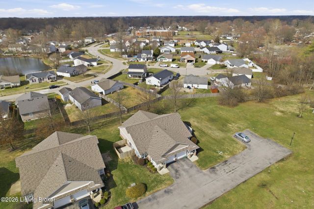 3707 Tuscany Valley Dr, Louisville, KY 40219