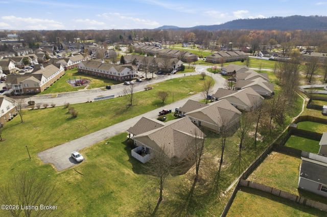 3707 Tuscany Valley Dr, Louisville, KY 40219