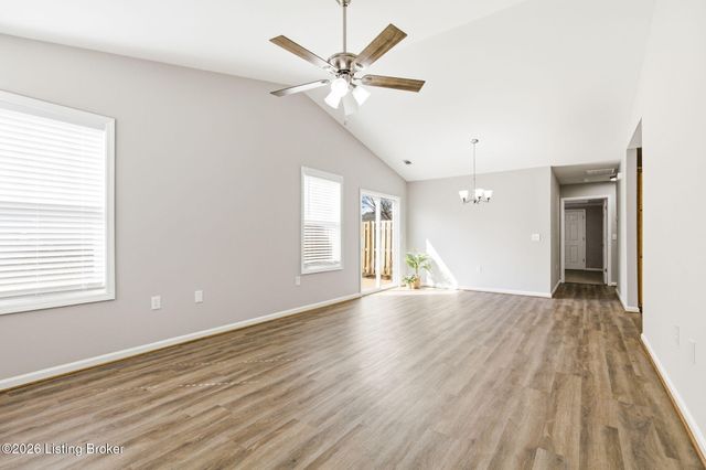 3707 Tuscany Valley Dr, Louisville, KY 40219