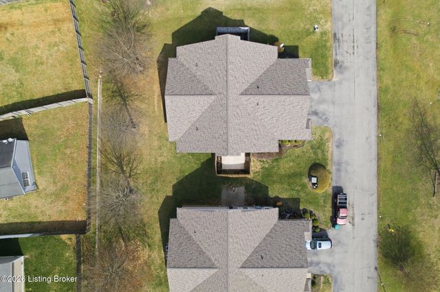 3707 Tuscany Valley Dr, Louisville, KY 40219