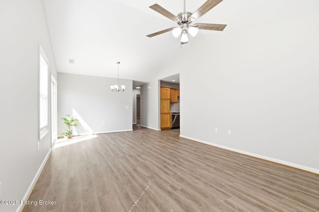 3707 Tuscany Valley Dr, Louisville, KY 40219