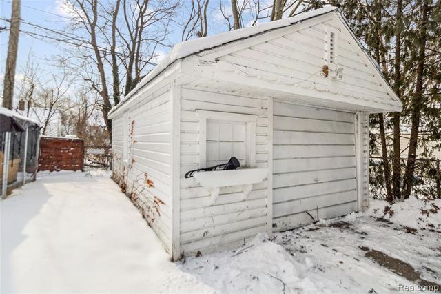 16240 Manning Street, Detroit, MI 48205