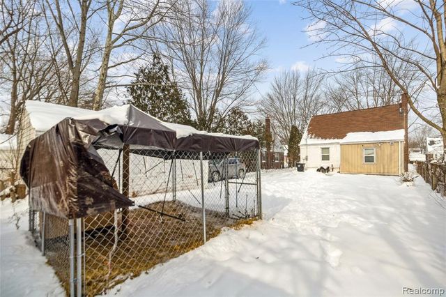 16240 Manning Street, Detroit, MI 48205