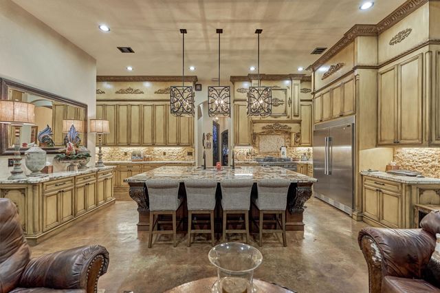 8794 Grand Lake Estates Drive, Montgomery, TX 77316