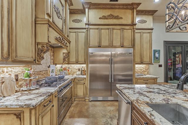 8794 Grand Lake Estates Drive, Montgomery, TX 77316