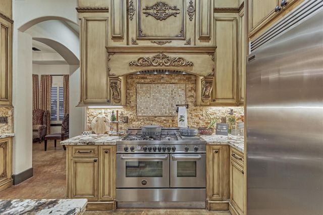 8794 Grand Lake Estates Drive, Montgomery, TX 77316