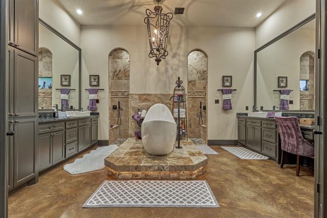 8794 Grand Lake Estates Drive, Montgomery, TX 77316