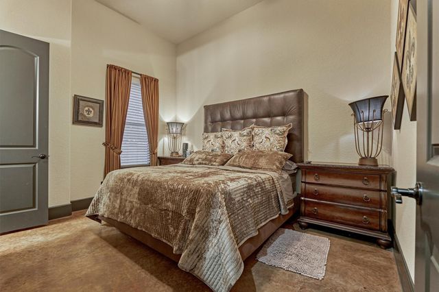 8794 Grand Lake Estates Drive, Montgomery, TX 77316