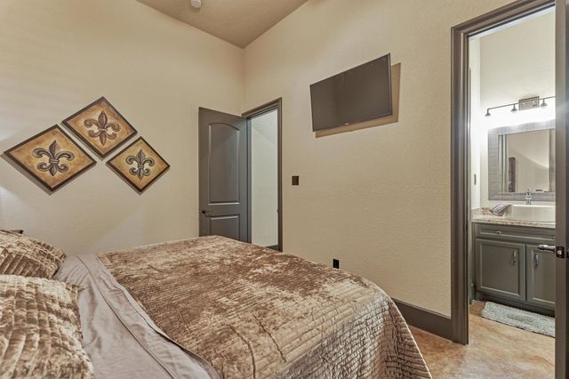 8794 Grand Lake Estates Drive, Montgomery, TX 77316