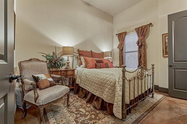 8794 Grand Lake Estates Drive, Montgomery, TX 77316