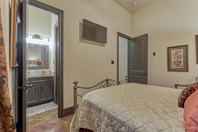 8794 Grand Lake Estates Drive, Montgomery, TX 77316