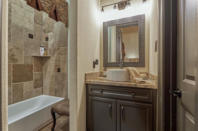 8794 Grand Lake Estates Drive, Montgomery, TX 77316