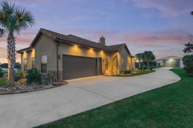 8794 Grand Lake Estates Drive, Montgomery, TX 77316