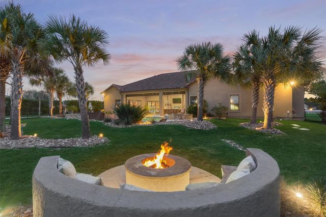 8794 Grand Lake Estates Drive, Montgomery, TX 77316