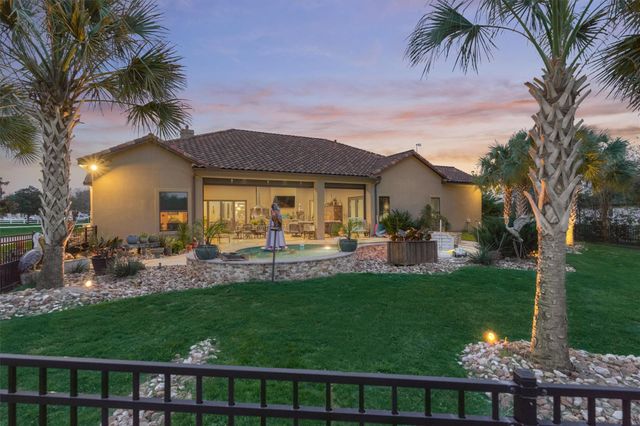 8794 Grand Lake Estates Drive, Montgomery, TX 77316