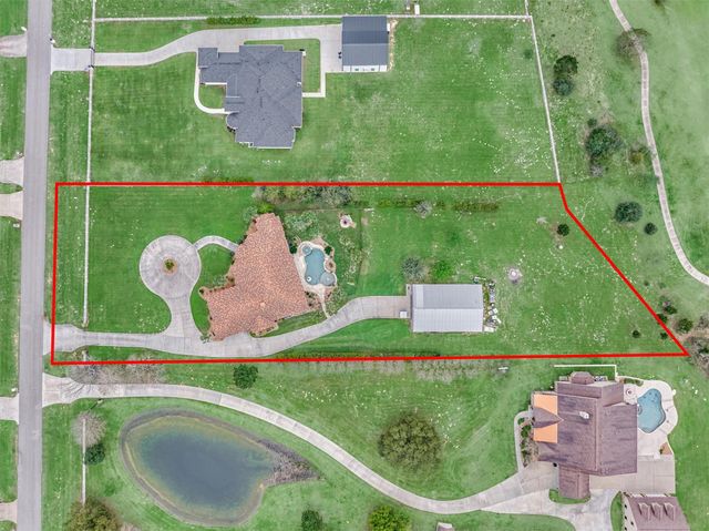 8794 Grand Lake Estates Drive, Montgomery, TX 77316