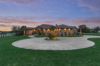 8794 Grand Lake Estates Drive, Montgomery, TX 77316