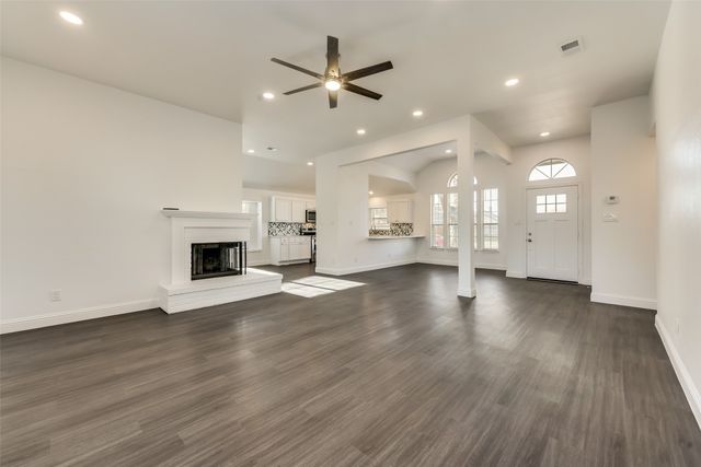 4165 Fryer Street, The Colony, TX 75056