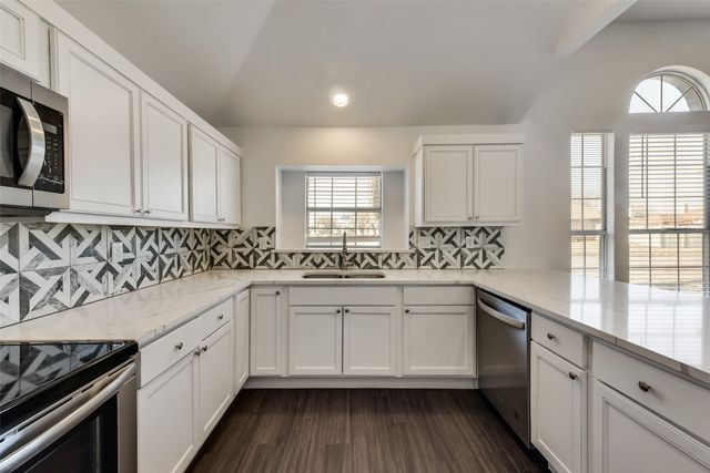 4165 Fryer Street, The Colony, TX 75056