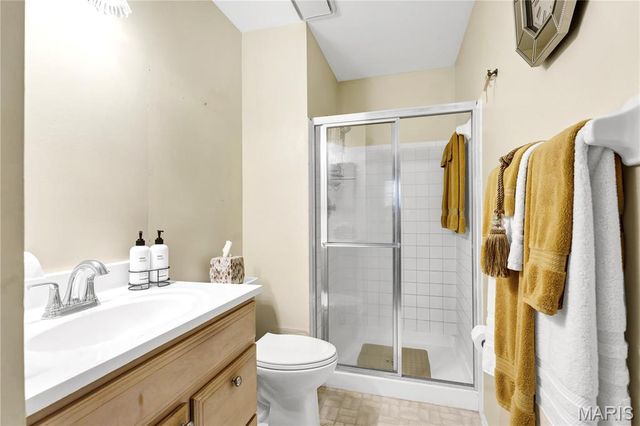 3110 Autumn Shores Drive, Maryland Heights, MO 63043