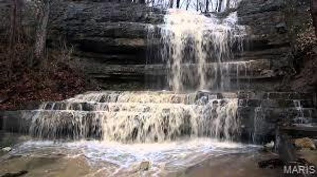 3110 Autumn Shores Drive, Maryland Heights, MO 63043