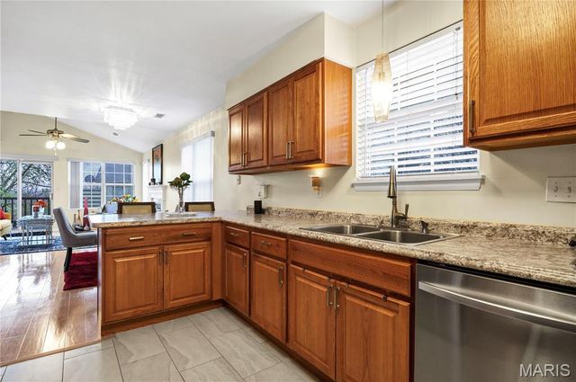 3110 Autumn Shores Drive, Maryland Heights, MO 63043