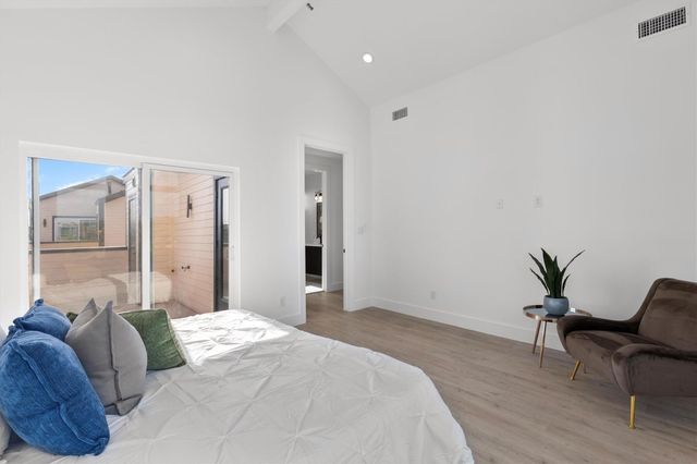 723 W 10th Street 103, Dallas, TX 75208