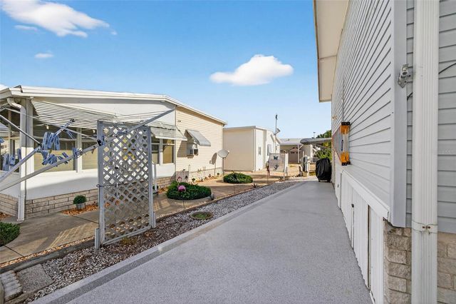 35051 CONDOMINIUM BOULEVARD, Zephyrhills, FL 33541