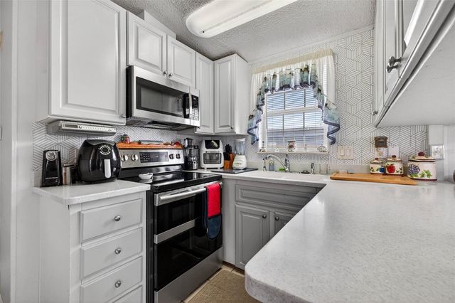 35051 CONDOMINIUM BOULEVARD, Zephyrhills, FL 33541