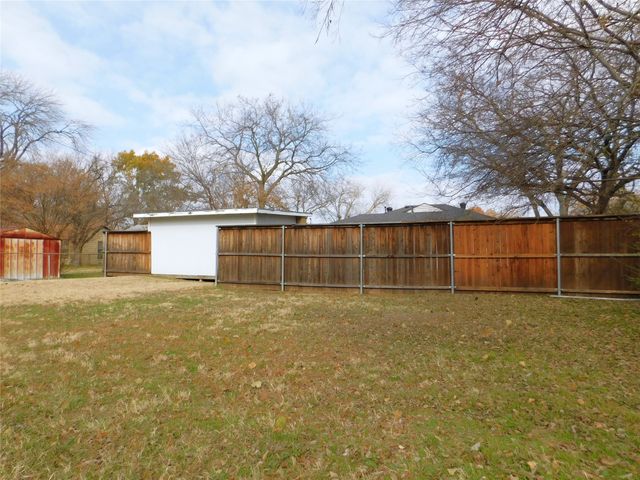 817 Emery Street, Denton, TX 76201