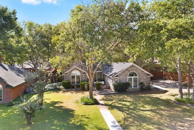 1313 Tanbark Court, Grand Prairie, TX 75052