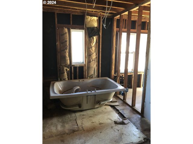 176 NORTH St, Vernonia, OR 97064