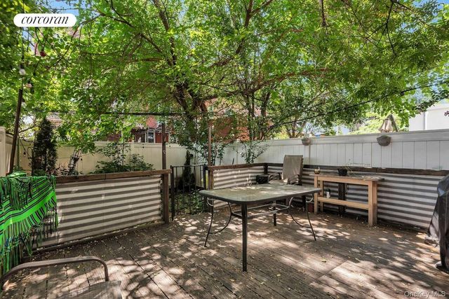 20-27 31 Street, Astoria, NY 11105
