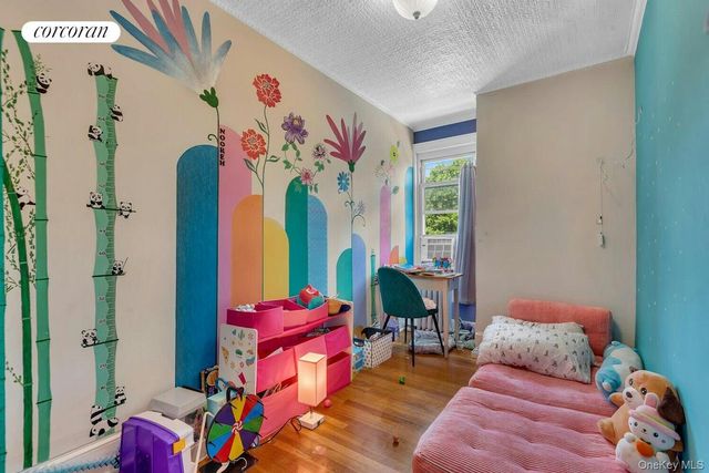 20-27 31 Street, Astoria, NY 11105