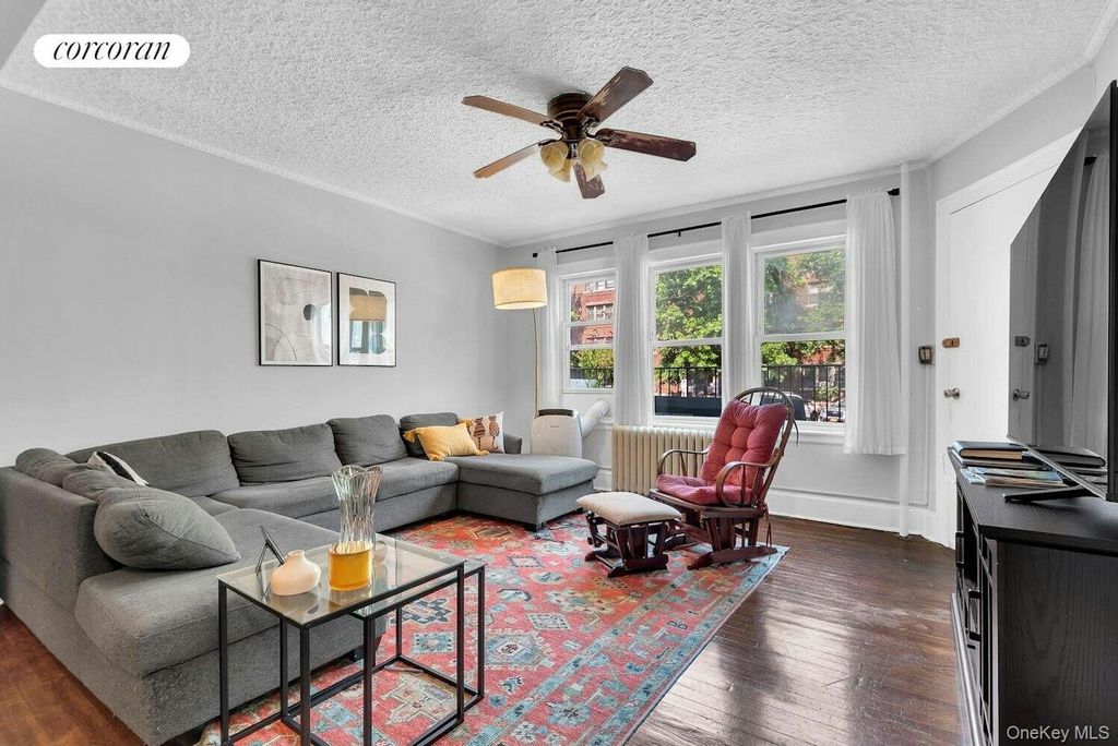 20-27 31 Street, Astoria, NY 11105 — photo 2