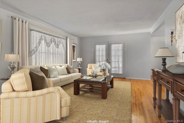 8 Jacqueline Drive, Manorville, NY 11949