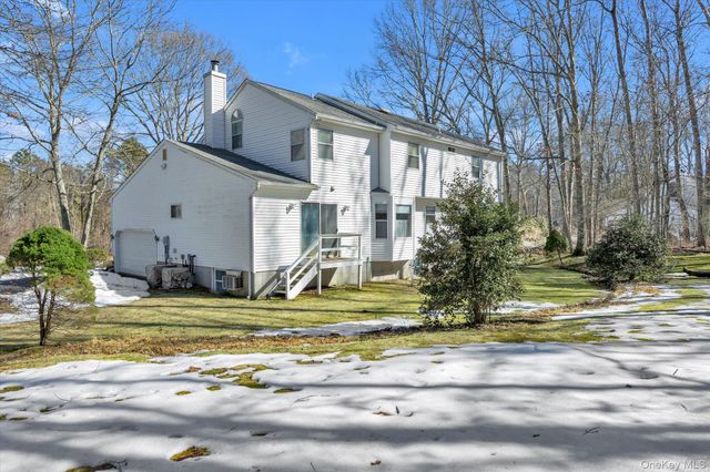 8 Jacqueline Drive, Manorville, NY 11949