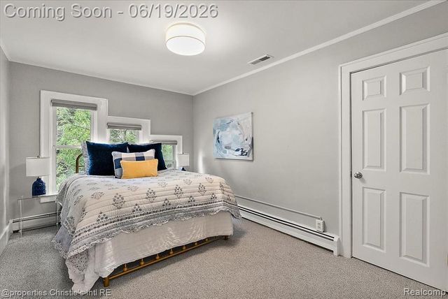 568 Saint Clair Avenue, Grosse Pointe, MI 48230